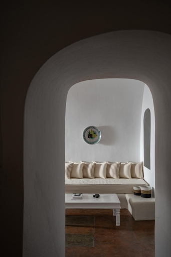 Others 5, Madame Kalitsi-kleio Apartment, South Aegean