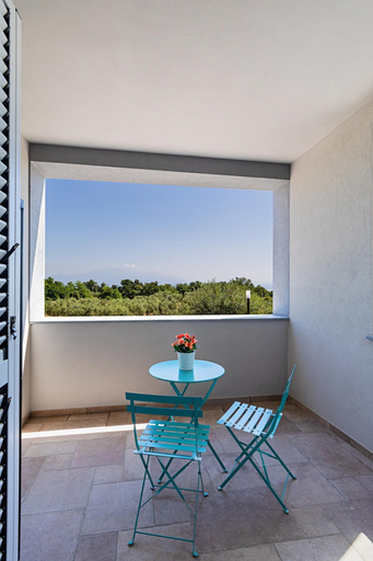 Room 4, Castelletto 1 - Piscina Jacuzzi by Wonderful Italy, Brescia