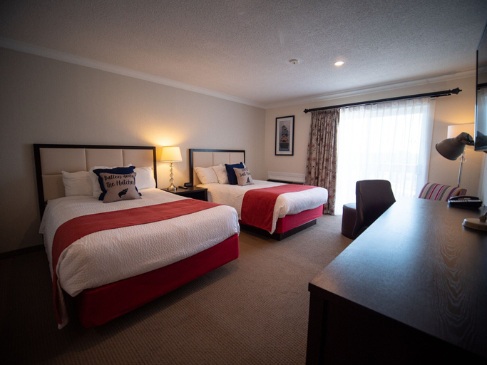 Bedroom 2, Oak Island Resort & Conference Centre, Lunenburg