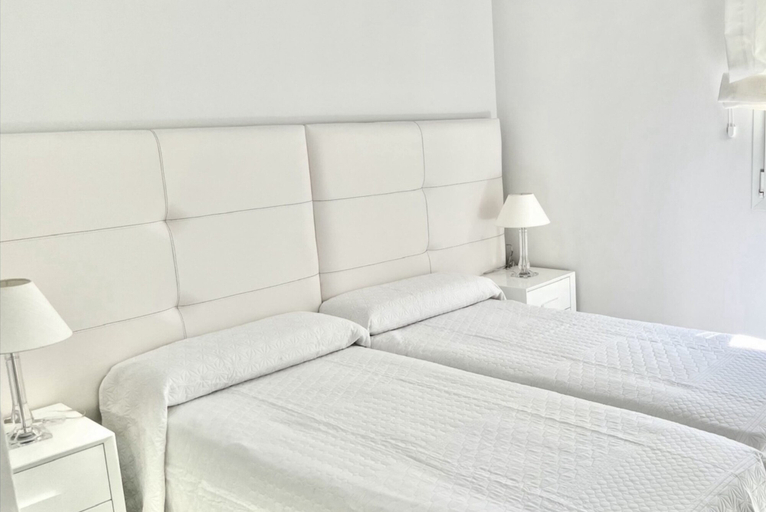 Bedroom 4, MI CAPRICHO C16 Luxury apartment on the beachfront, Málaga