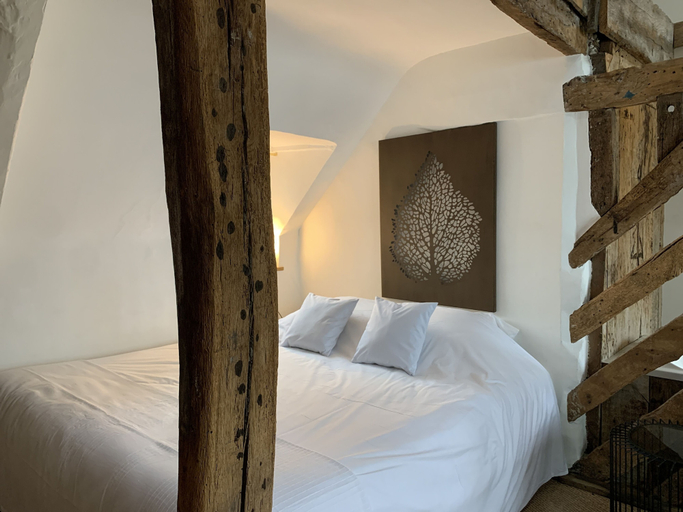 Bedroom 4, L'école des Demoiselles, Calvados