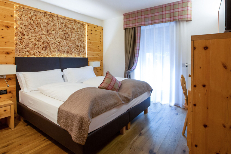 Bedroom 3, Hotel Ravelli, Trento