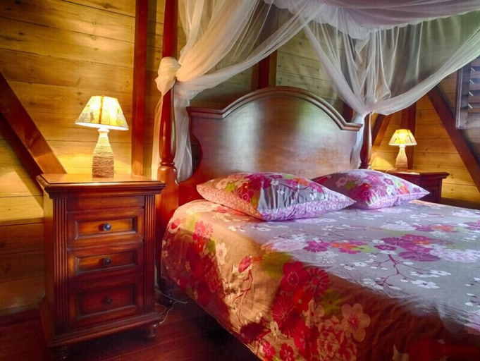 Bedroom 3, Le Parc aux Orchidées, Pointe-Noire