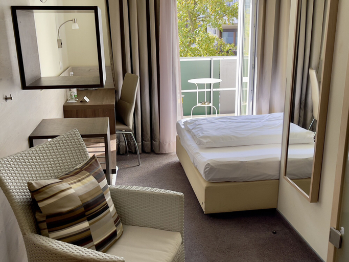 Bedroom 3, Hotel Central, Bamberg