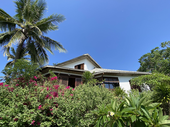 Exterior & Views, Al Camar Lodge