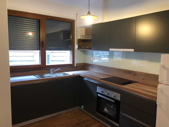 Others 5, Meshtekna, Štrpce