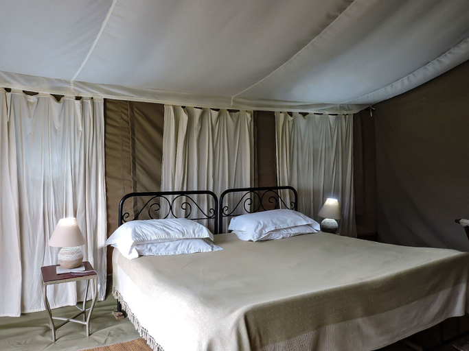 Bedroom 5, Serengeti Savannah Camps, Serengeti