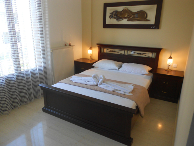 Bedroom 4, Paradise City, Crete