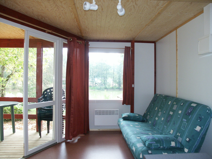 Others 5, Camping Les Lacs de Courtes - Gîtes, Gers