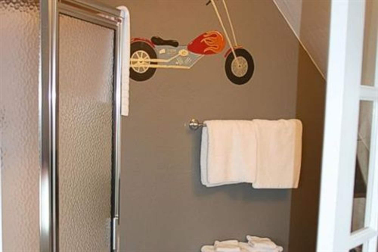 Bathroom 3, at the Waters Edge Bed & Breakfast, Lake Michigan