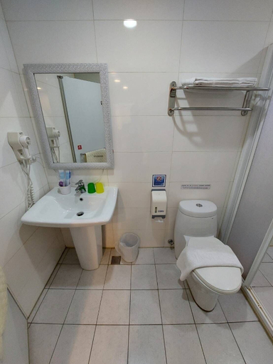 Bathroom 4, Funny Ximen Hotel, Taipei City