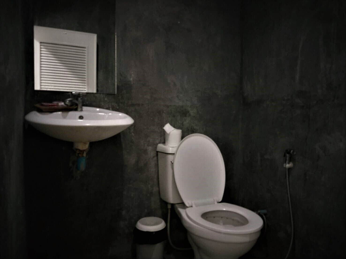 Bathroom 3, Leam Sai Bungalows Koh Yao Noi, Ko Yao District