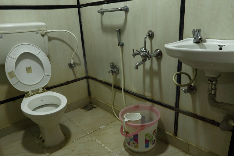 Bathroom 4, IORA Cottages, Raigarh