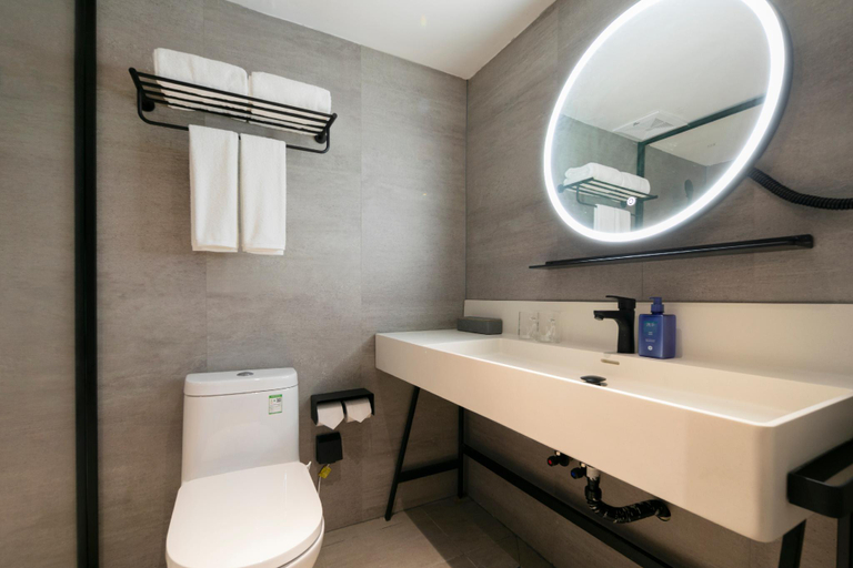 Bathroom 2, Hanting Hotel Huaihua Pedestrian Street Xintiandi Square, Huaihua