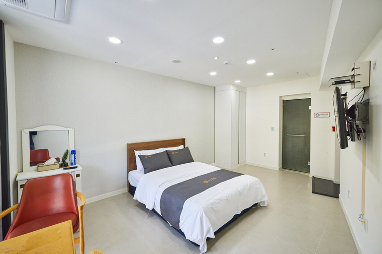Bedroom 5, Crest72 Hotel, Gapyeong