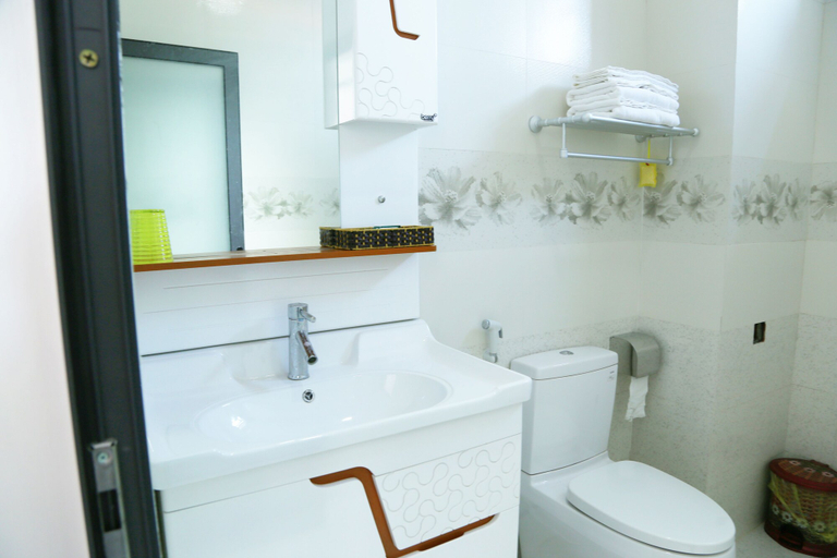 Bathroom 5, Thuong Hai Hotel, Bố Trạch