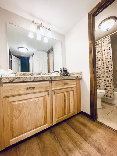 Bathroom, Park Place B105, Summit