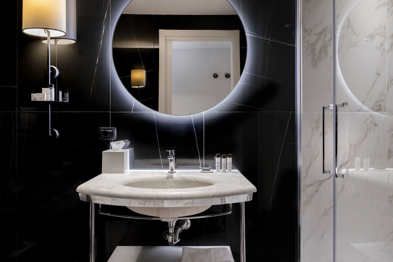 Bathroom 5, Savoia Hotel Rimini, Rimini