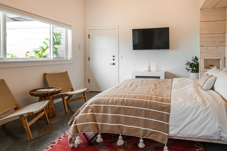 Bedroom 5, Surf Lodge, Marin