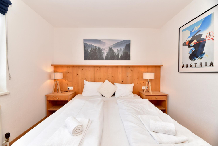 Room 3, Domizil Thirteen - Sauna and Glacier View, Zell am See