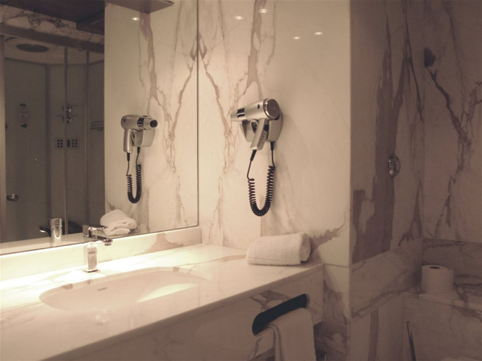 Bathroom 5, Cors Hotel, Haute-Corse