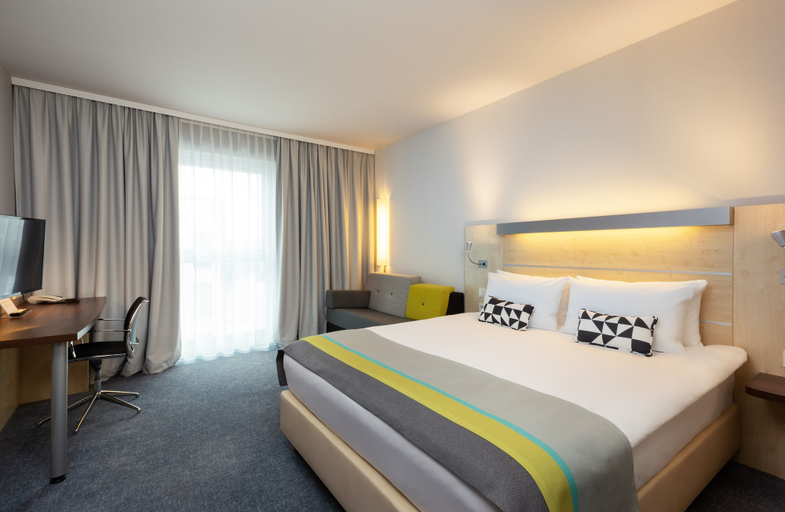 Bedroom 5, Holiday Inn Express N�RNBERG-SCHWABACH by IHG, Schwabach