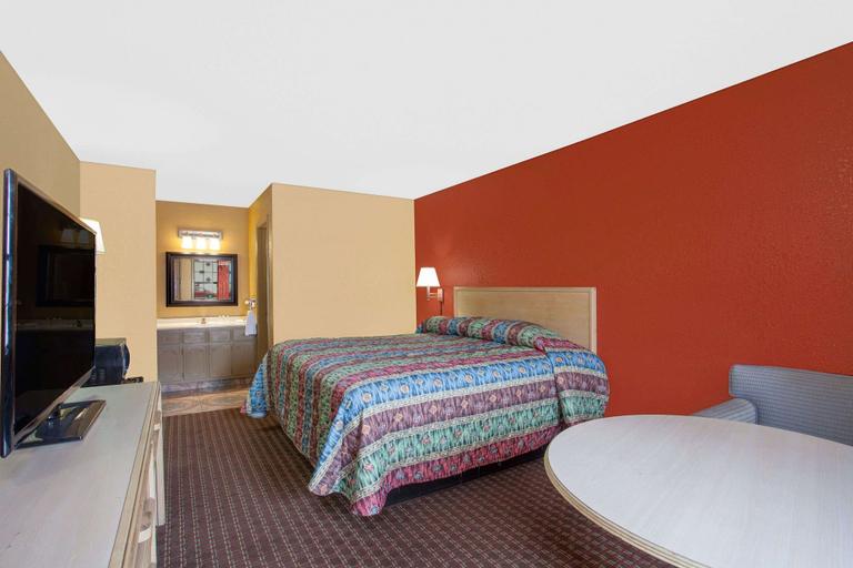 Bedroom 3, Knights Inn Wildersville, Henderson