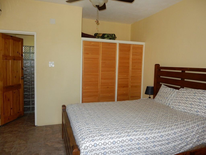 Bedroom 3, Coral Turtle