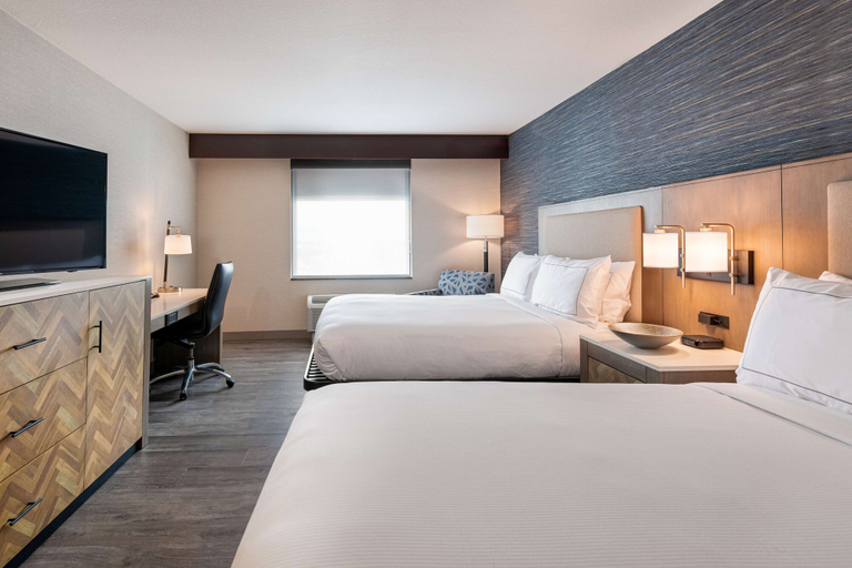 Bedroom 2, DoubleTree by Hilton Denver - Thornton, Adams