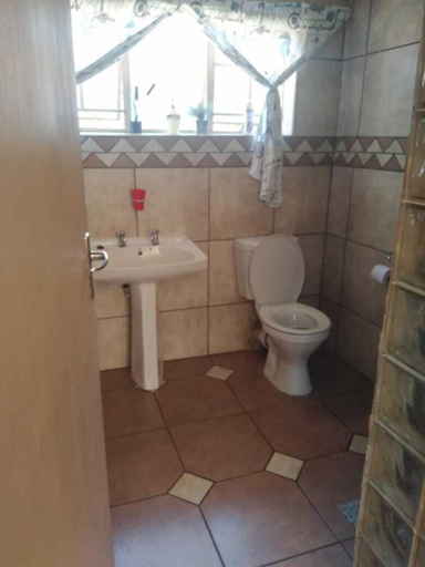 Bathroom 3, 8 Soenie Avenue Self Catering, City of Tshwane