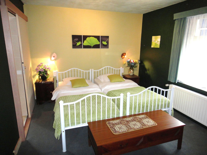 Bedroom 3, Hotel Cobut, Namur