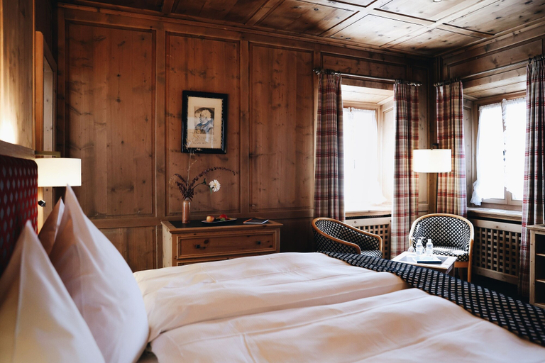 Bedroom 3, Hotel Steinbock, Maloja