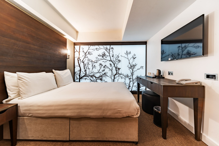 Bedroom 2, Central Park Hotel, London