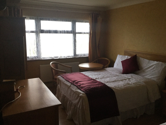 Bedroom 2, The Lanterns Hotel