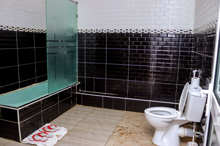 Bathroom 4, SHERATTON BEACH VILLAGIO HOTEL, Kisauni
