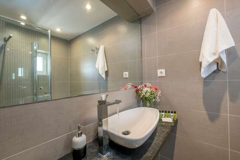 Bathroom 5, Boutique Hotel Fortino, Crete