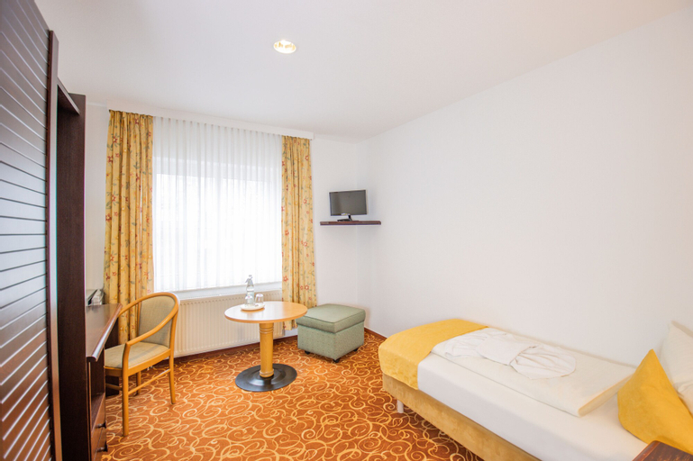 Bedroom 2, Hotel Garni Zwickau Mosel, Zwickau