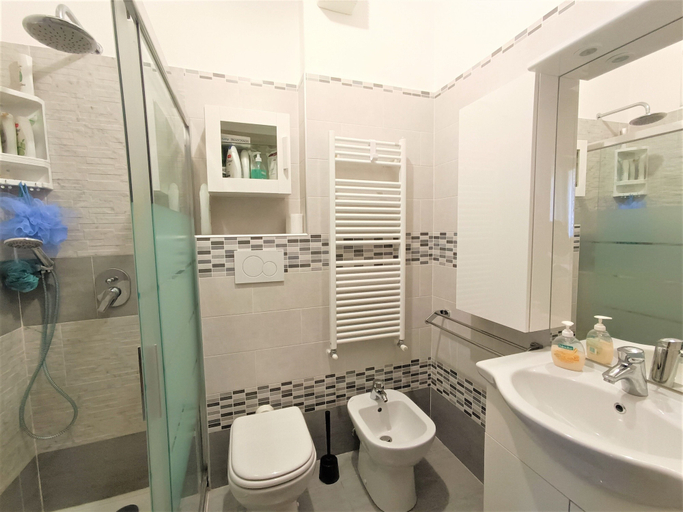 Bathroom 4, Lake Escape, Verbano-Cusio-Ossola