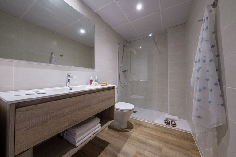 Bathroom 5, Apartamentos California, Tarragona