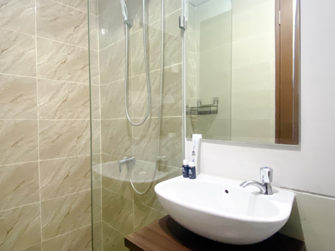 Bedroom 4, Cozy and Warm Studio Transpark Juanda Bekasi Timur Apartment By Travelio, Bekasi