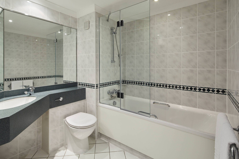 Bathroom 3, Cardiff Marriott Hotel, Cardiff