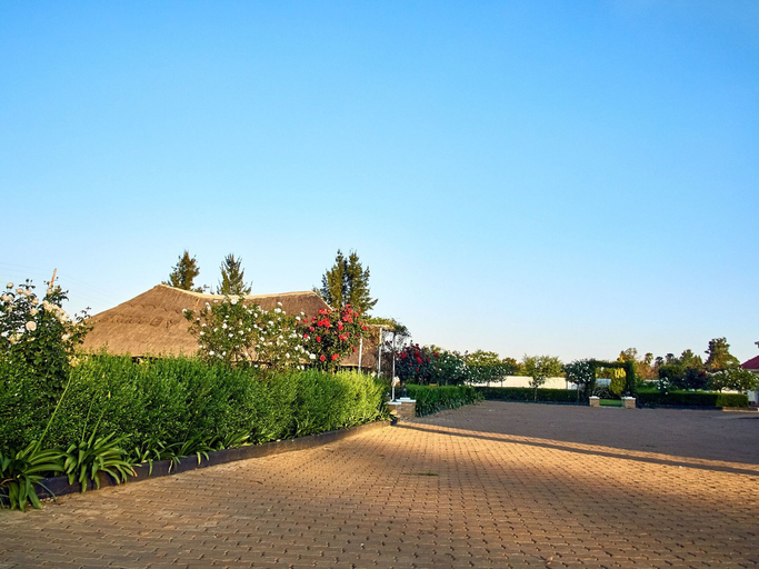 Others 5, Bradley Gardens Lodge, Gweru