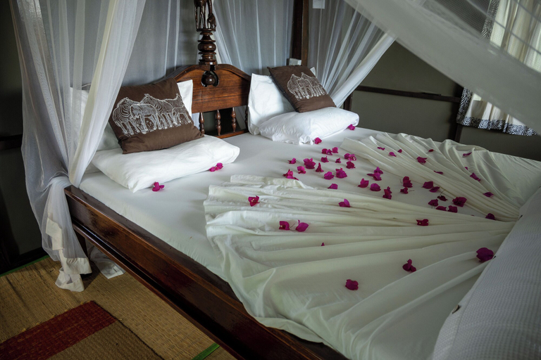 Bedroom, Sable Mountain Lodge, Morogoro Rural