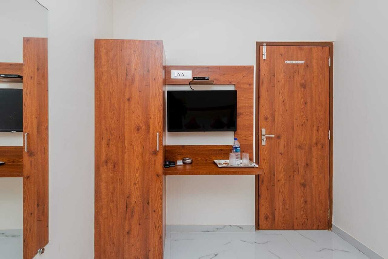 Bedroom 4, Hotel Purple Orchid, Mumbai Suburban