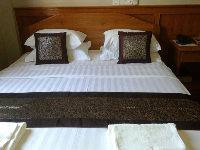 Bedroom 2, Innwa Motel, Myingyan