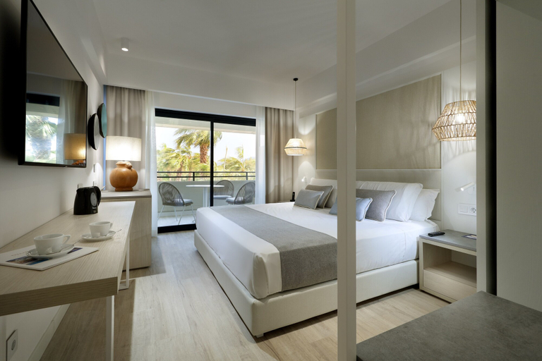 Bedroom 3, The Signature Level at Grand Palladium Sicilia Resort & Spa, Palermo