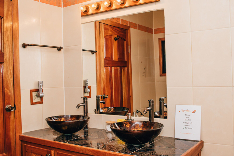 Bathroom 4, Mariposa Jungle Lodge