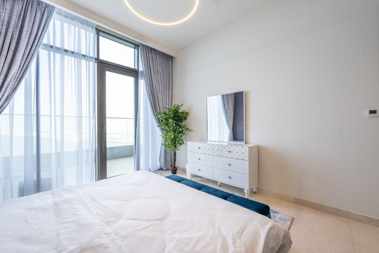 Room 5, Dramatic Sea View 1 BHK ANWABYFour Apple, Dubai