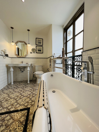 Bathroom 3, Seto Ghar Hotel Pvt. Ltd., Bagmati