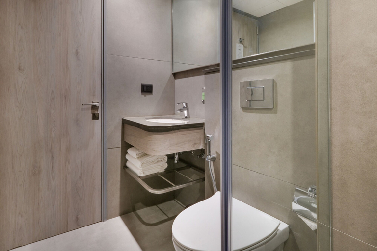 Bathroom 3, 7 Apple Hotel Mahape, Thane